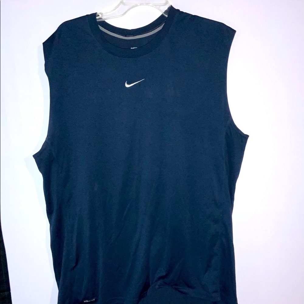 Muscle tee